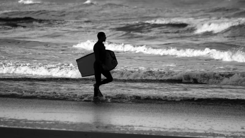Mar agitado causa cancelamento de campeonato de surf em Xangri-Lá